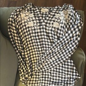American Eagle Outfitters Black and White Graphic Embellished Blouse